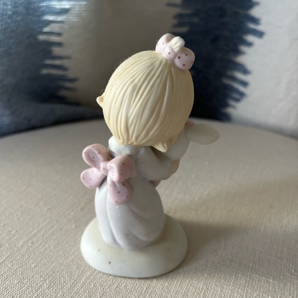 EUC Vintage Precious Moments Jesus Loves Me ceramic figurines girl with bunny - Picture 3 of 3